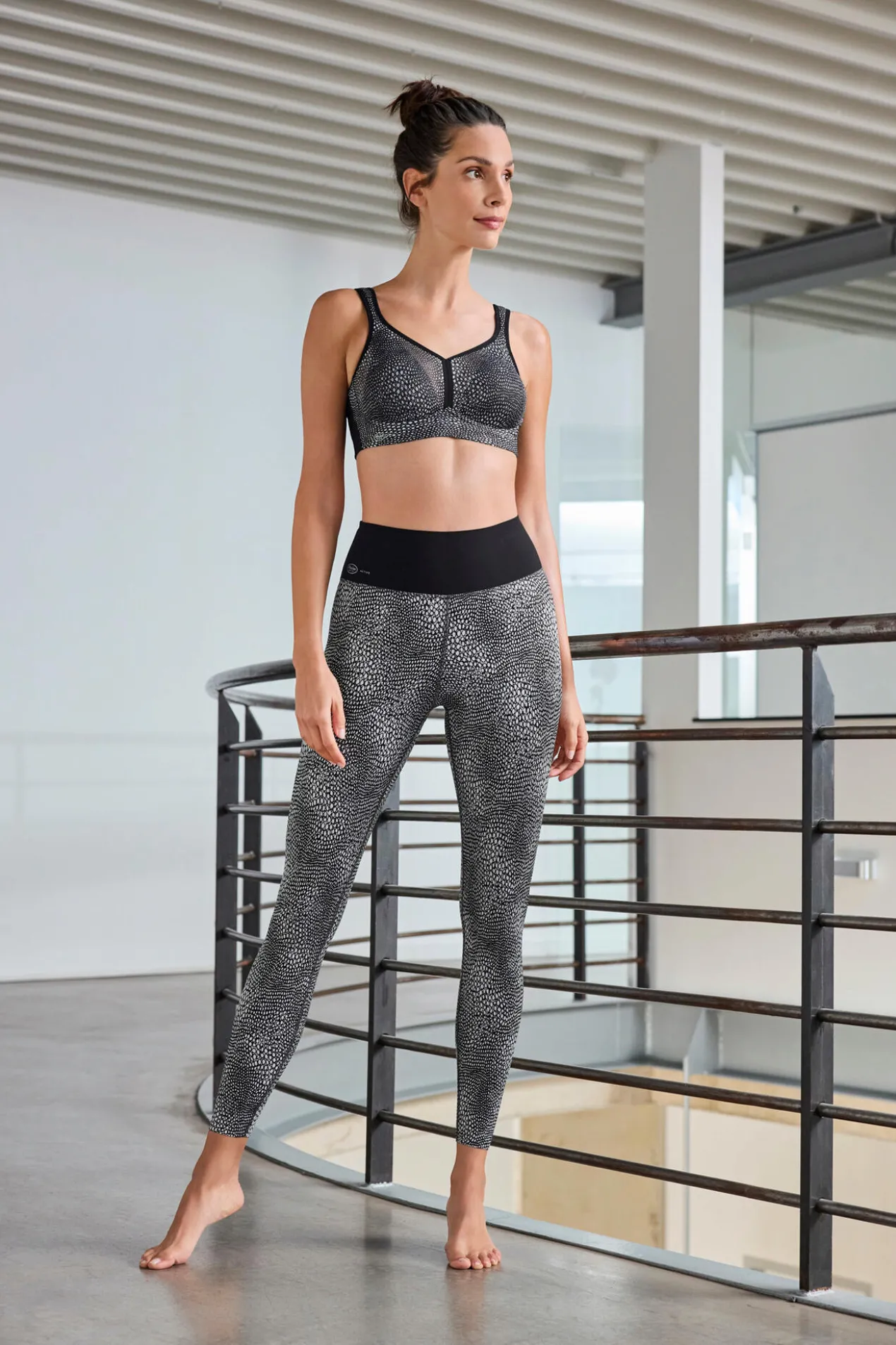 Anita Sport-BH air control oder Anita Active Massage-Leggings Bubbles