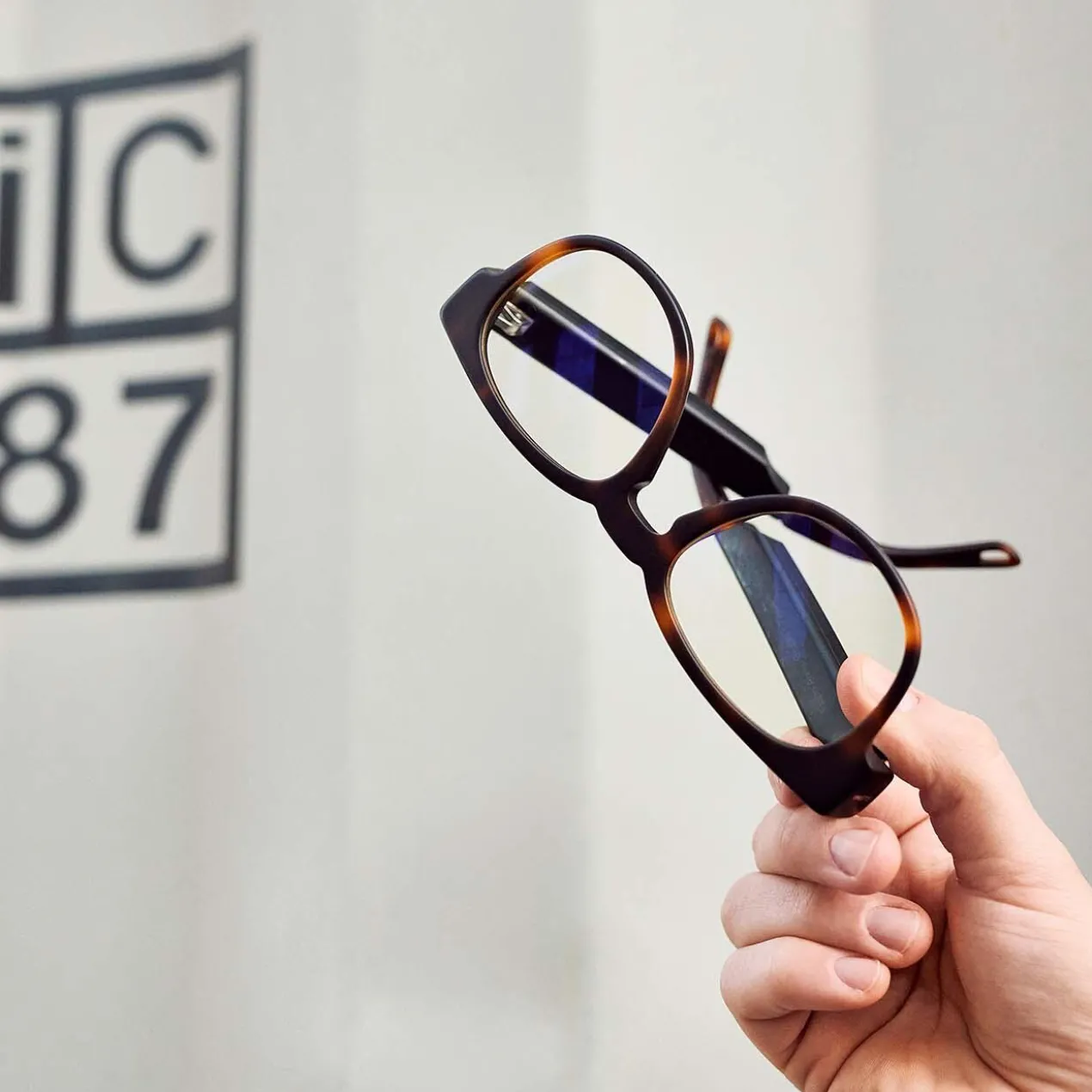 Audio-Blaulichtfilter-Brille oder Audio-Sonnenbrille