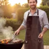 Büffelleder-­Grillschürze