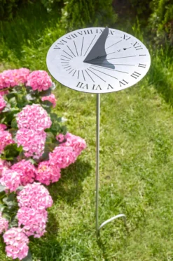 Edelstahl Sonnenuhr