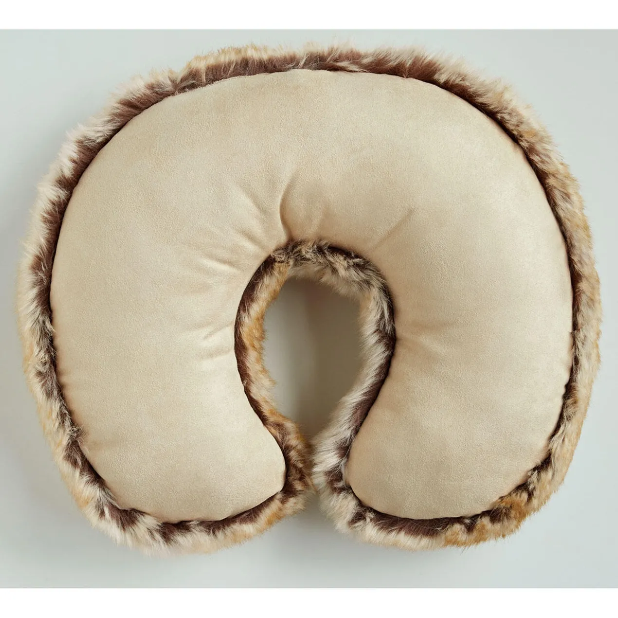 Faux-fur-Nackenhörnchen