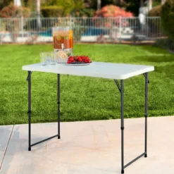 Höhenverstellbarer Falttisch