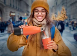Isolierflasche mit Becher