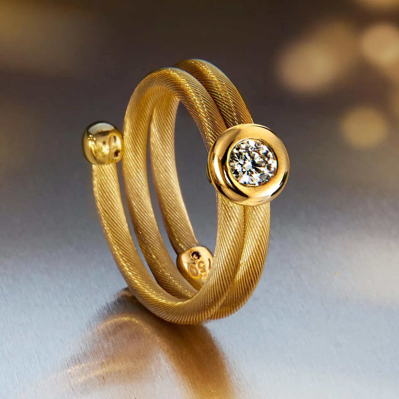 Kabelcollier oder -Ring mit Brillanten