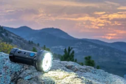 7.000 Lumen Kompakt-Taschenlampe