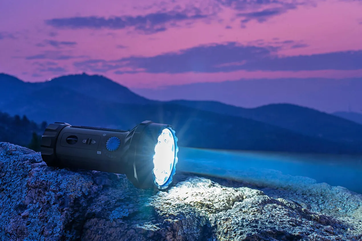 7.000 Lumen Kompakt-Taschenlampe