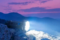 7.000 Lumen Kompakt-Taschenlampe