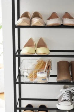 Rollbares Schuhregal
