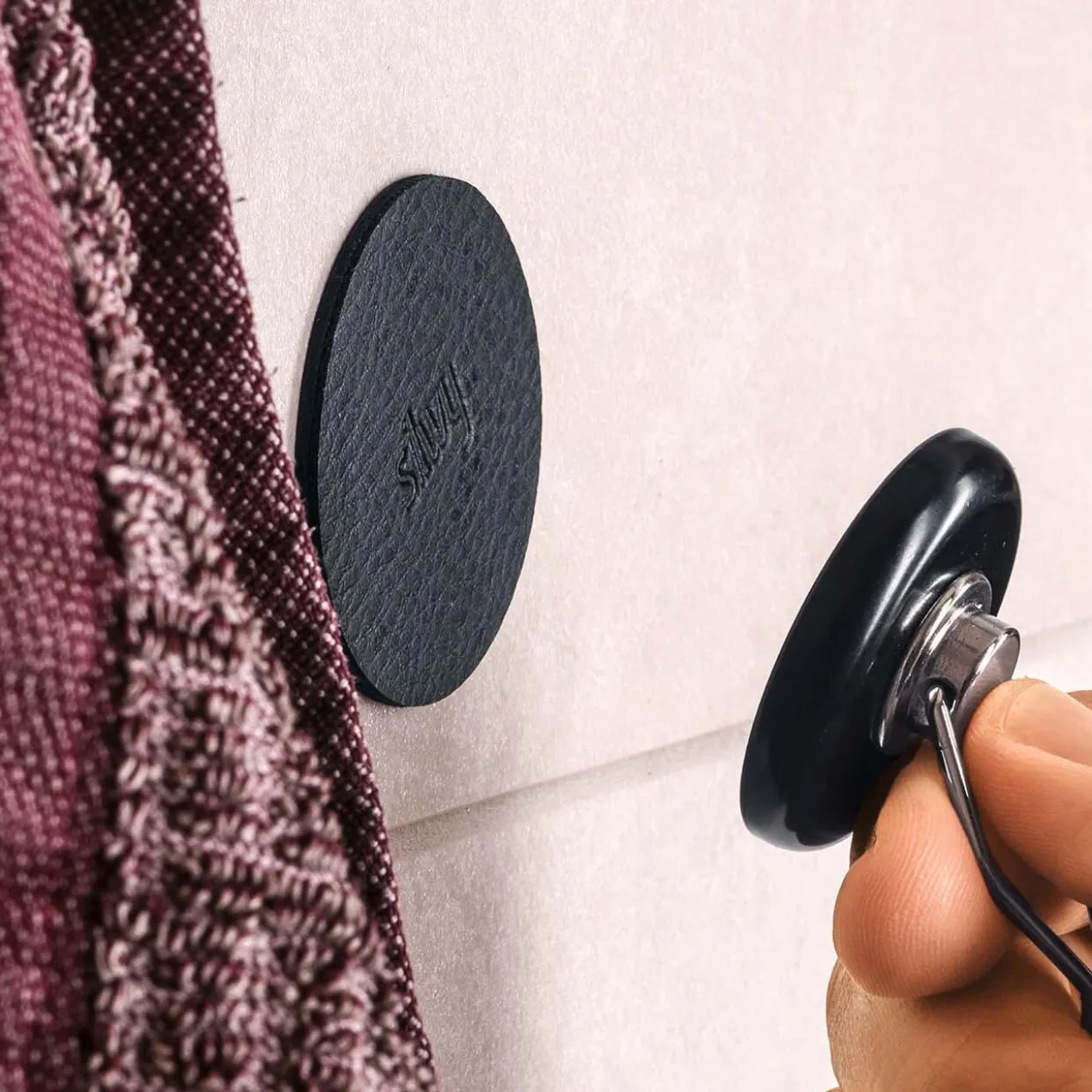Selbsthaftende Magnethaken