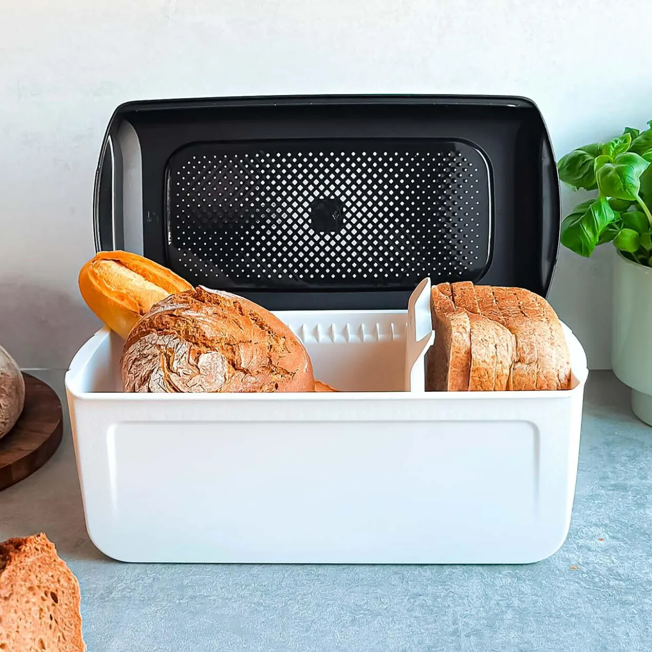 Tupperware® BreadSmart