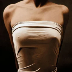 Willi Kissmer – Knieende mit einem Tuch